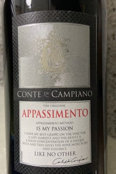 꽁테 디 캄피아노 아파시멘토